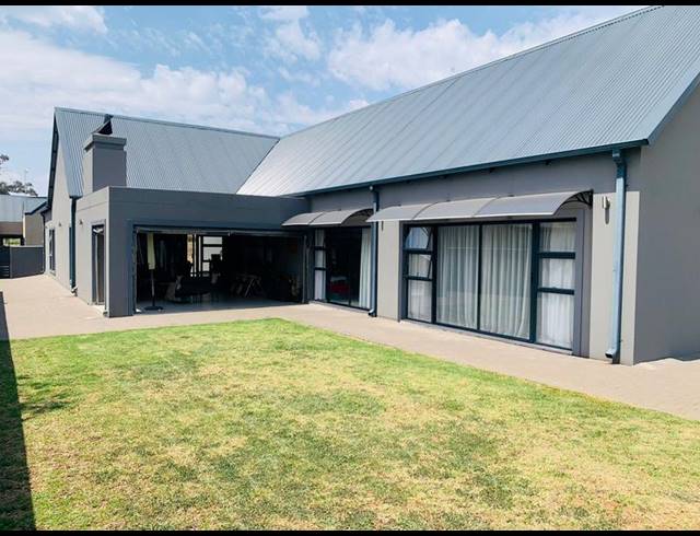 5 BEDROOM HOUSE FOR SALE IN HERON BANKS GOLF ESTATE